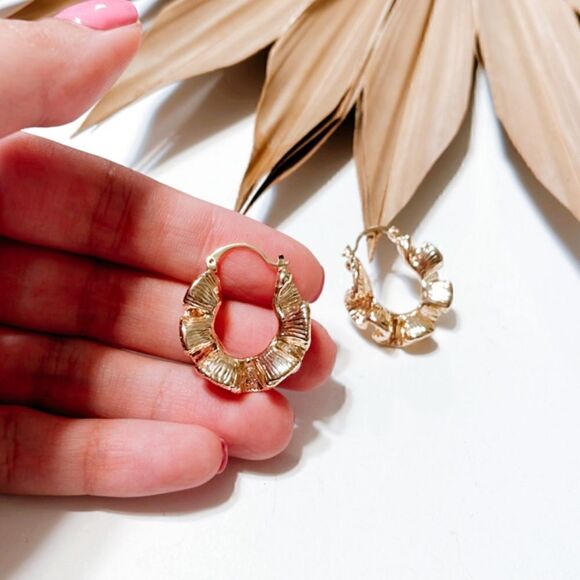 Textured gold hoop earrings #712 - Picture 4 of 4